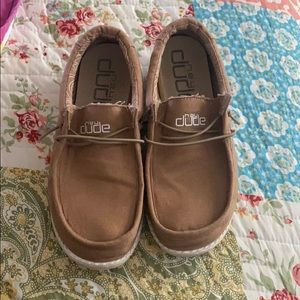 Hey dude shoes size youth 6/women’s 7. Barely worn
